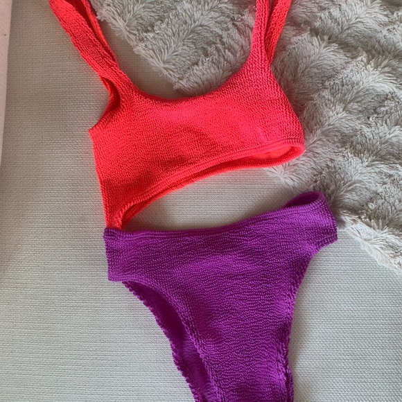 Bond-eye one piece cut out swimsuit one size fits all - Picture 2 of 7